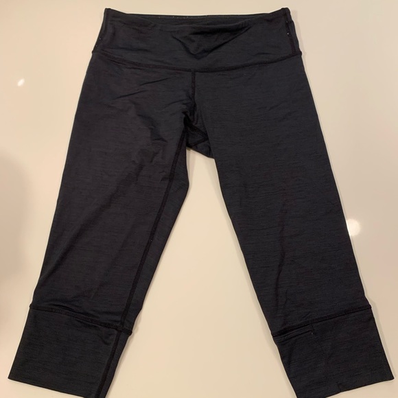 Lululemon capris legging - Picture 2 of 2